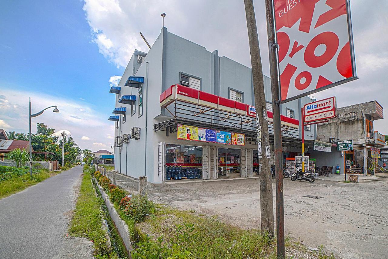 Oyo 90637 尼卡罗之家酒店 棉兰 外观 照片
