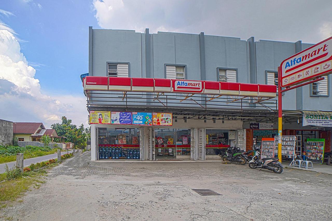 Oyo 90637 尼卡罗之家酒店 棉兰 外观 照片